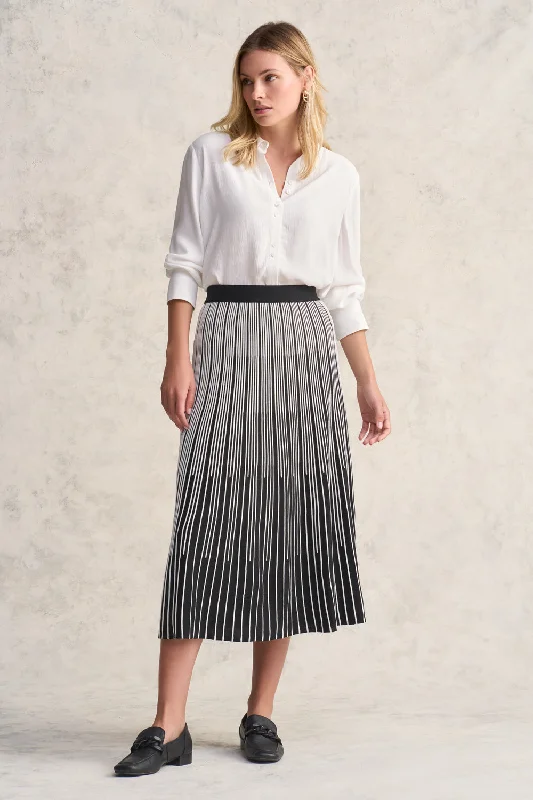 Gradual Stripe Skirt